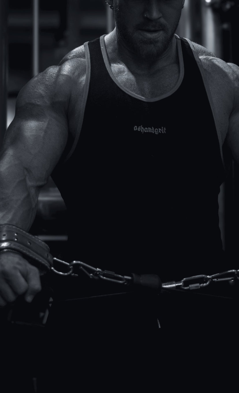 Ash and Grit Essential Piped Stringer, cable training in black and white